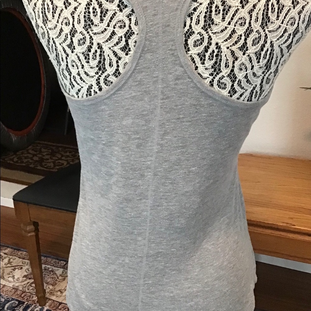 Exercise tee - Picture 2 of 3